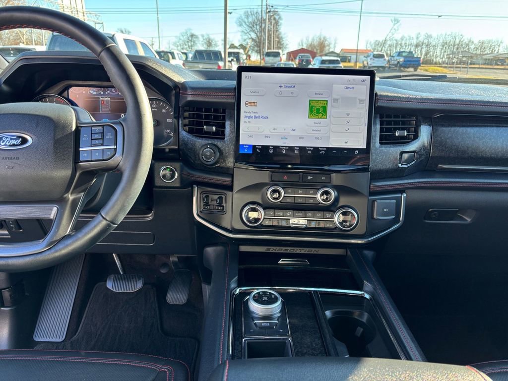 Used 2023 Ford Expedition Limited image 20