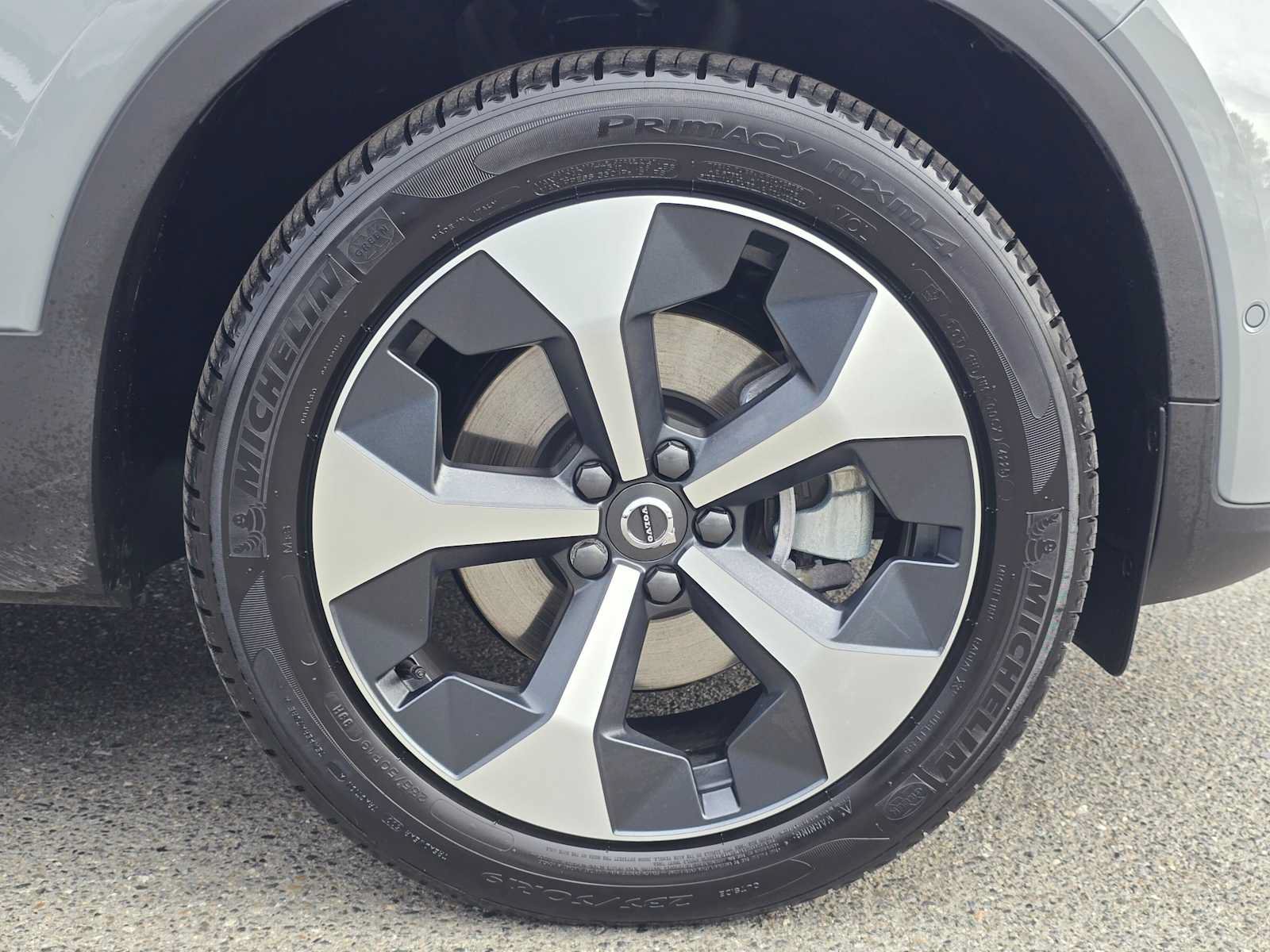 Used 2026 Volvo XC40 B5 Plus w/ Protection Package Premier AWD/4WD image 9