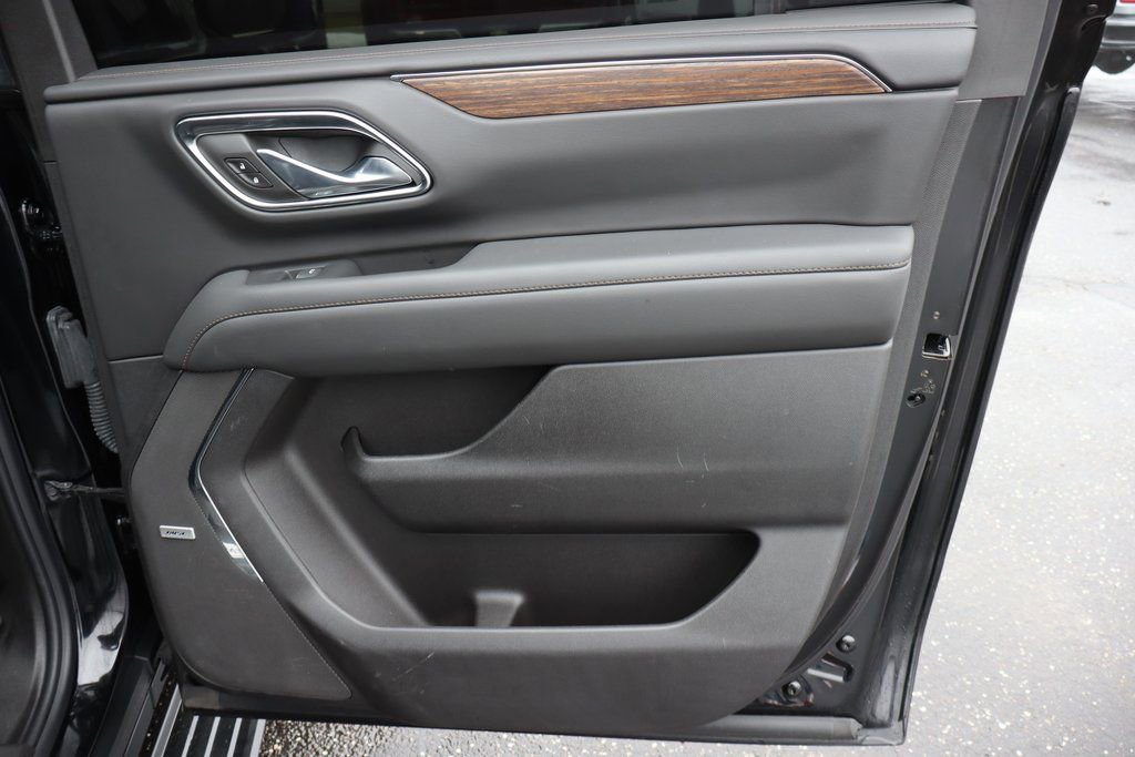 Used 2023 Chevrolet Suburban High Country image 26