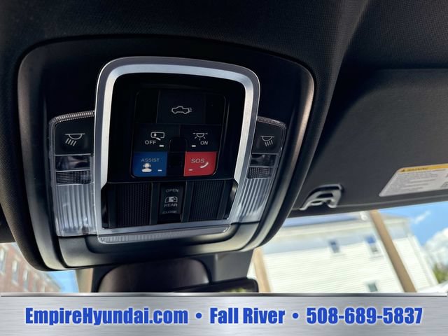 Used 2023 RAM 1500 Laramie AWD/4WD image 25