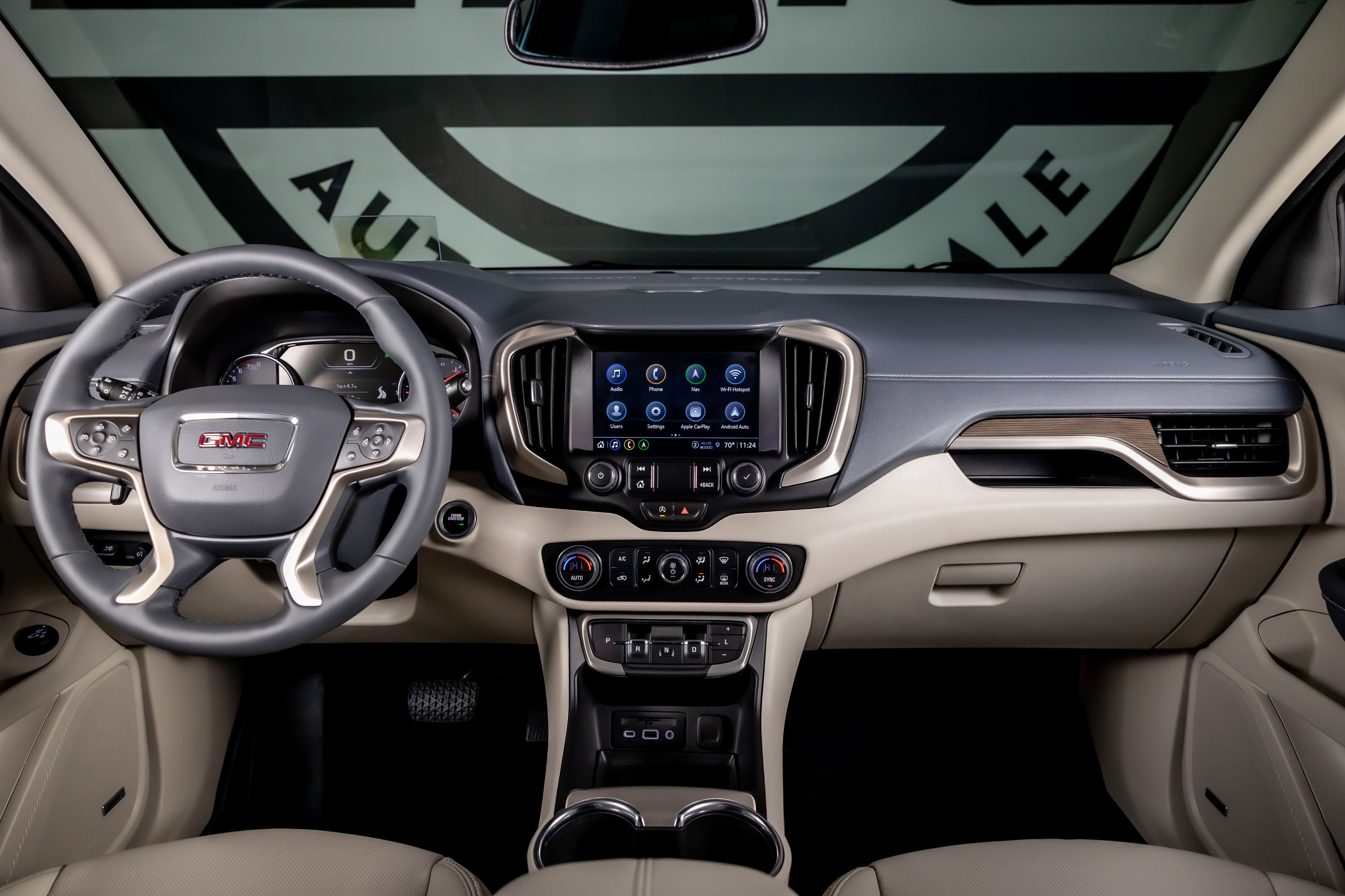 Used 2024 GMC Terrain Denali w/ Denali Premium Package AWD/4WD image 2
