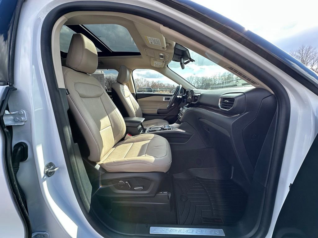 Used 2020 Ford Explorer Limited image 22