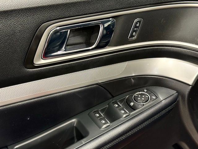 Used 2017 Ford Explorer XLT w/ Equipment Group 202A image 18