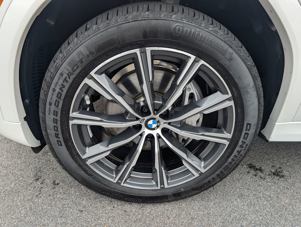 Used 2026 BMW X6 xDrive40i w/ Premium Package image 12