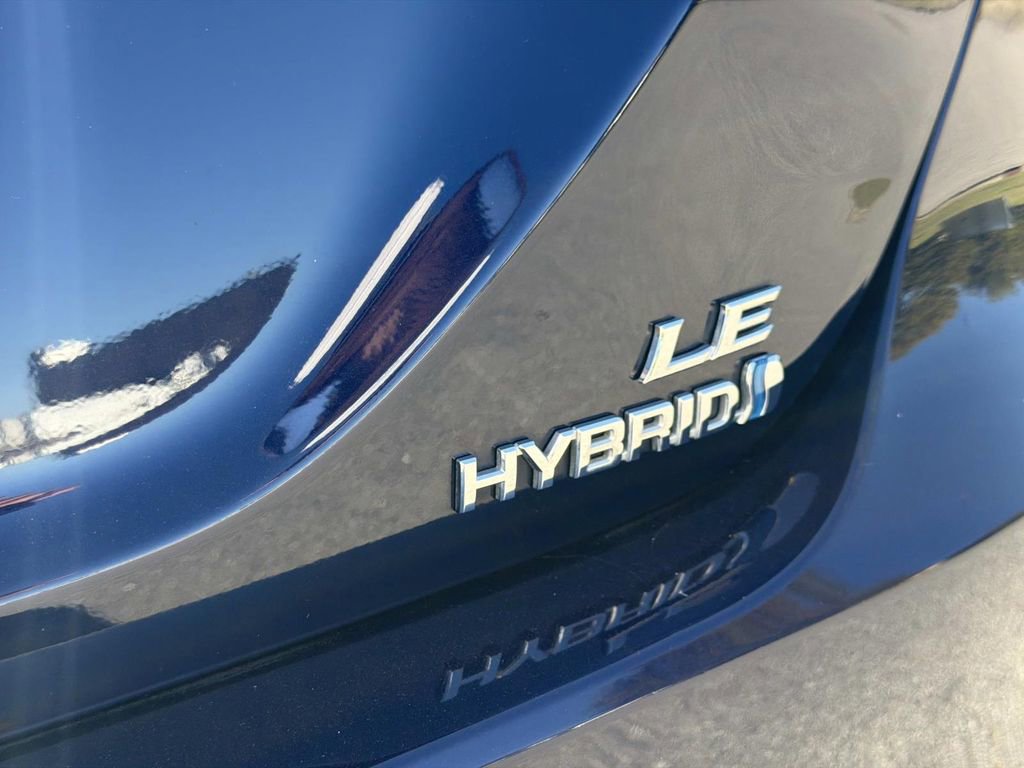 Used 2021 Toyota Camry LE image 13