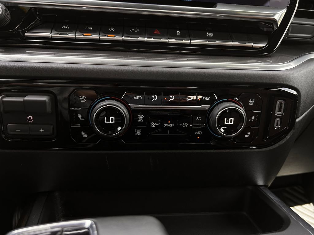 Used 2025 Chevrolet Silverado 1500 High Country w/ High Country Premium Package AWD/4WD image 22