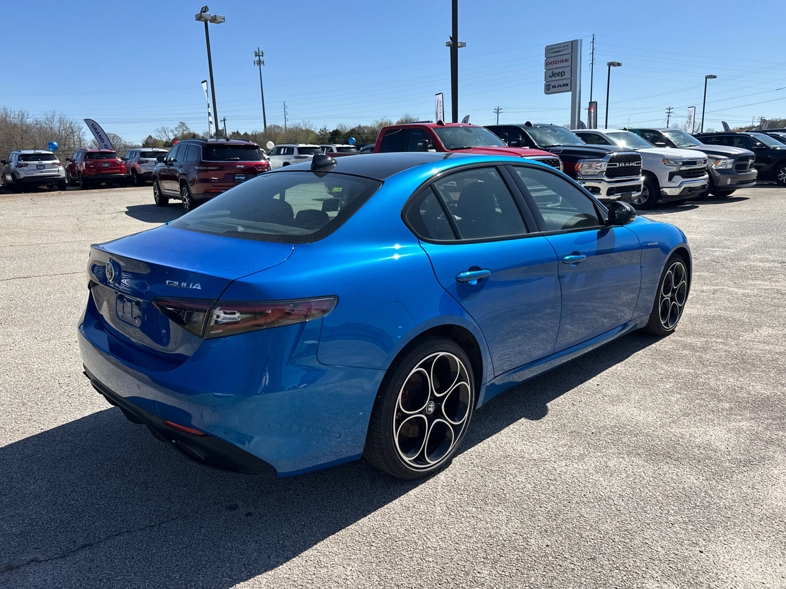 Used 2024 Alfa Romeo Giulia Veloce image 5