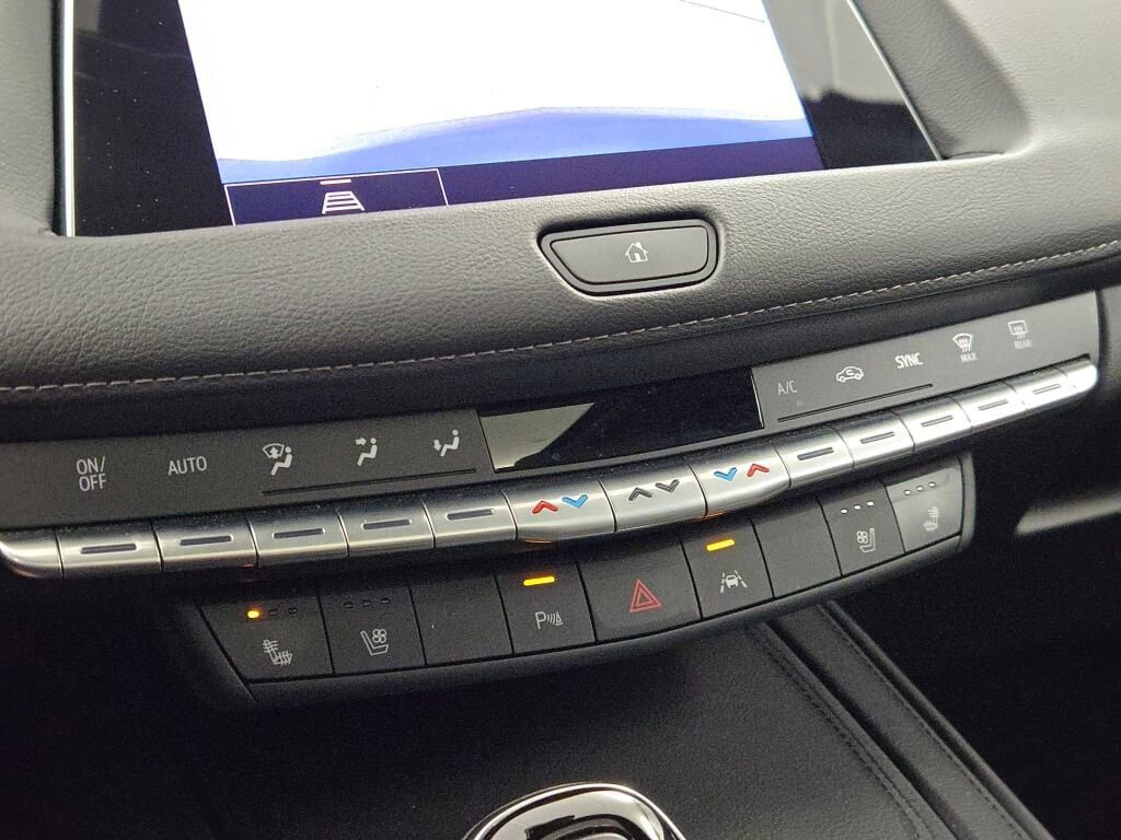 Used 2023 Cadillac XT4 Premium Luxury w/ Technology Package image 30