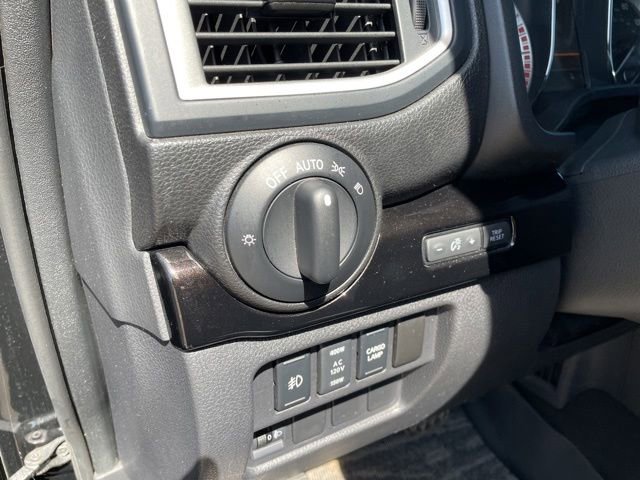 Used 2019 Nissan Titan SL w/ Midnight Edition AWD/4WD image 13