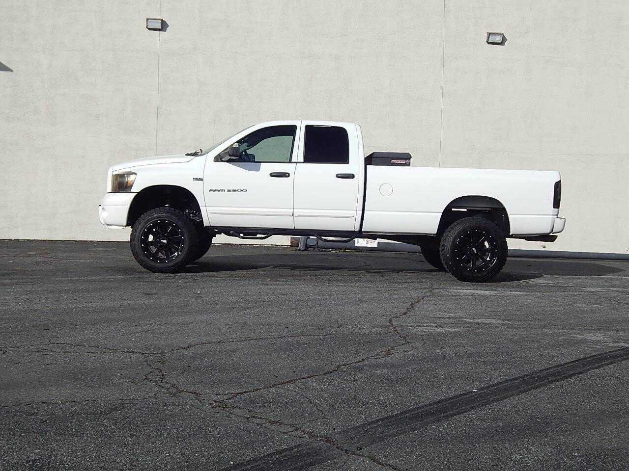 Used 2006 Dodge Ram 2500 Truck SLT image 3