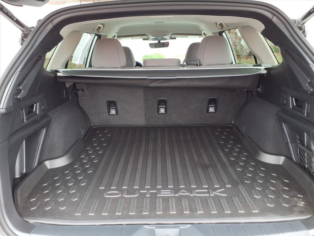 Used 2025 Subaru Outback Premium image 21