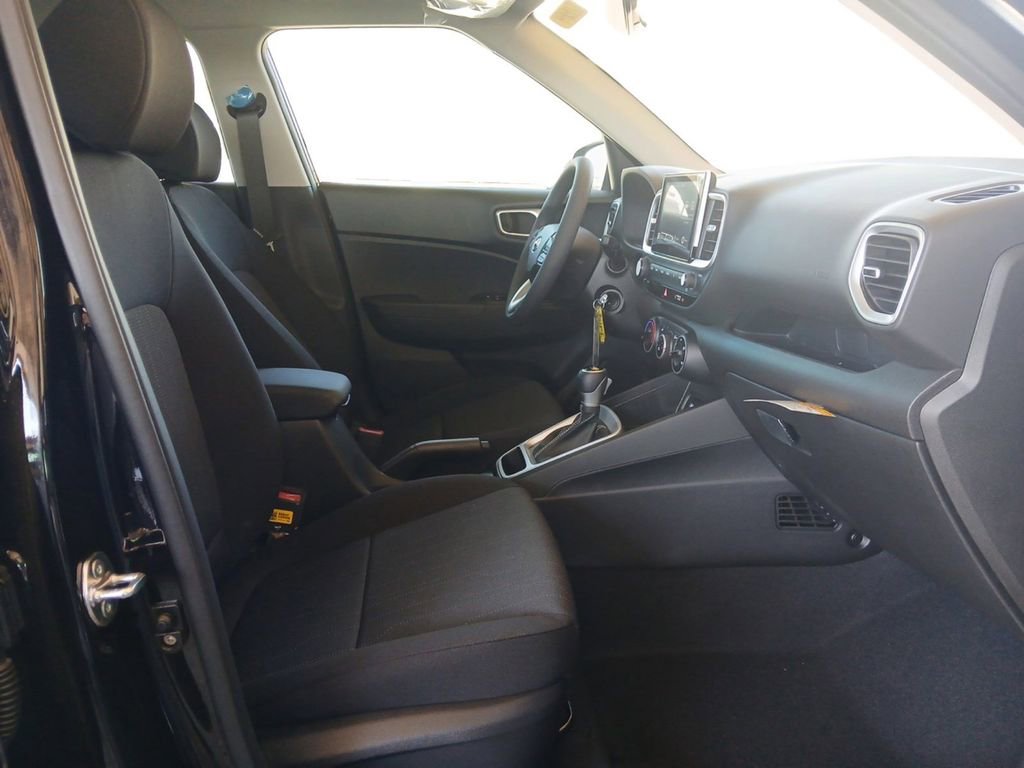 New 2026 Hyundai Venue SE FWD image 15
