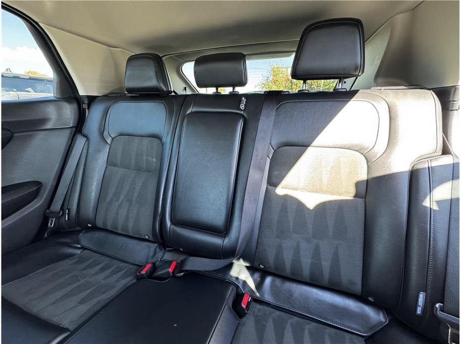 Used 2024 Nissan Ariya AWD image 16