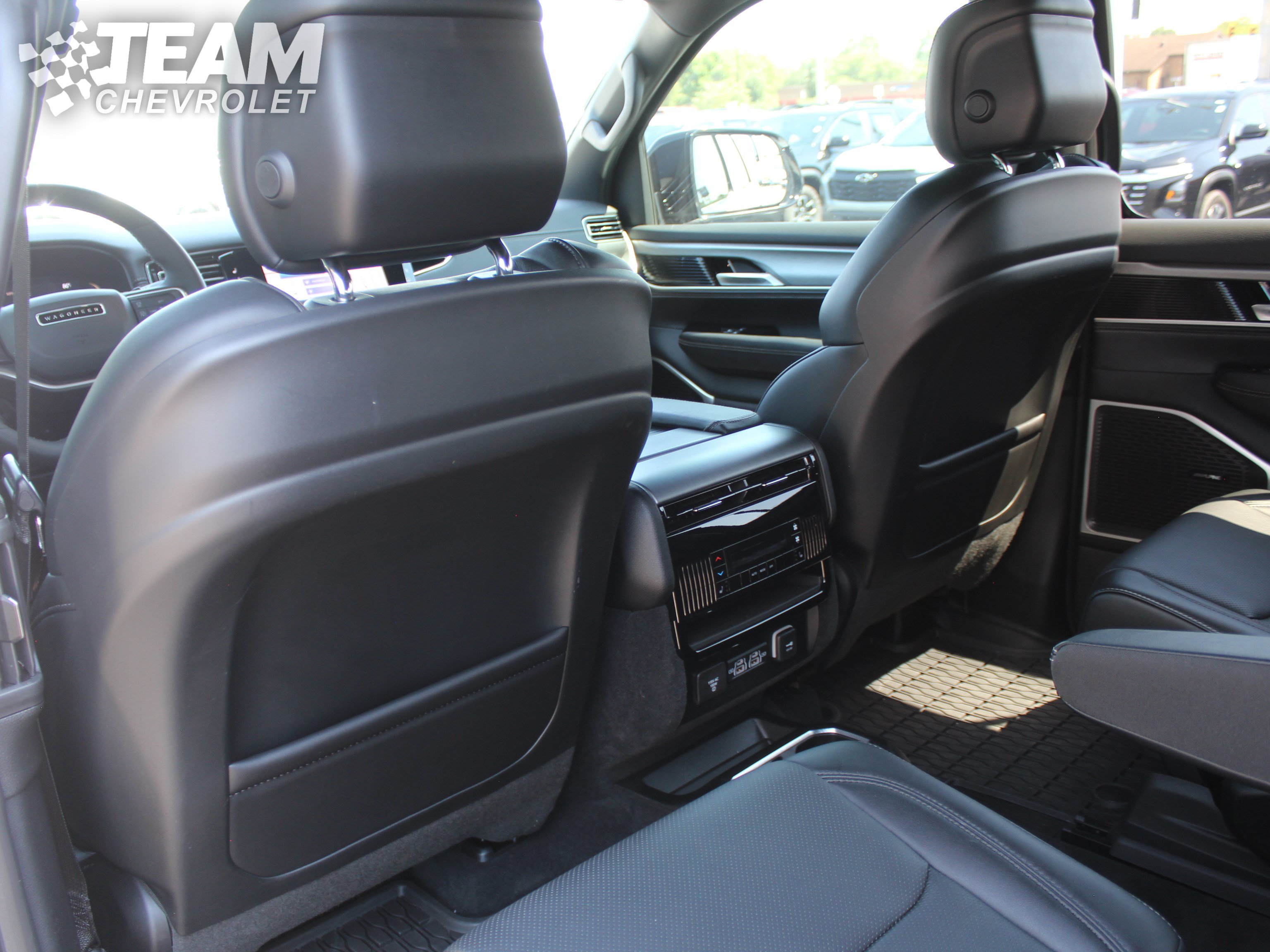 Used 2025 Jeep Wagoneer Series II AWD/4WD image 20