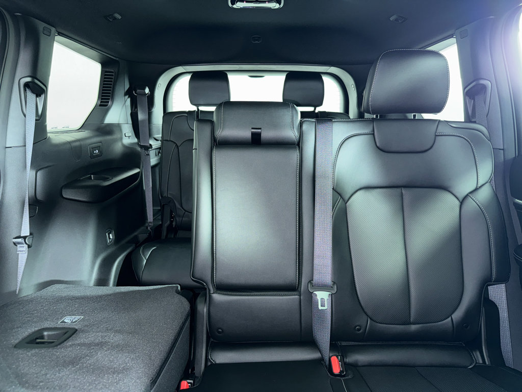 New 2026 Jeep Grand Cherokee L Limited AWD/4WD image 9