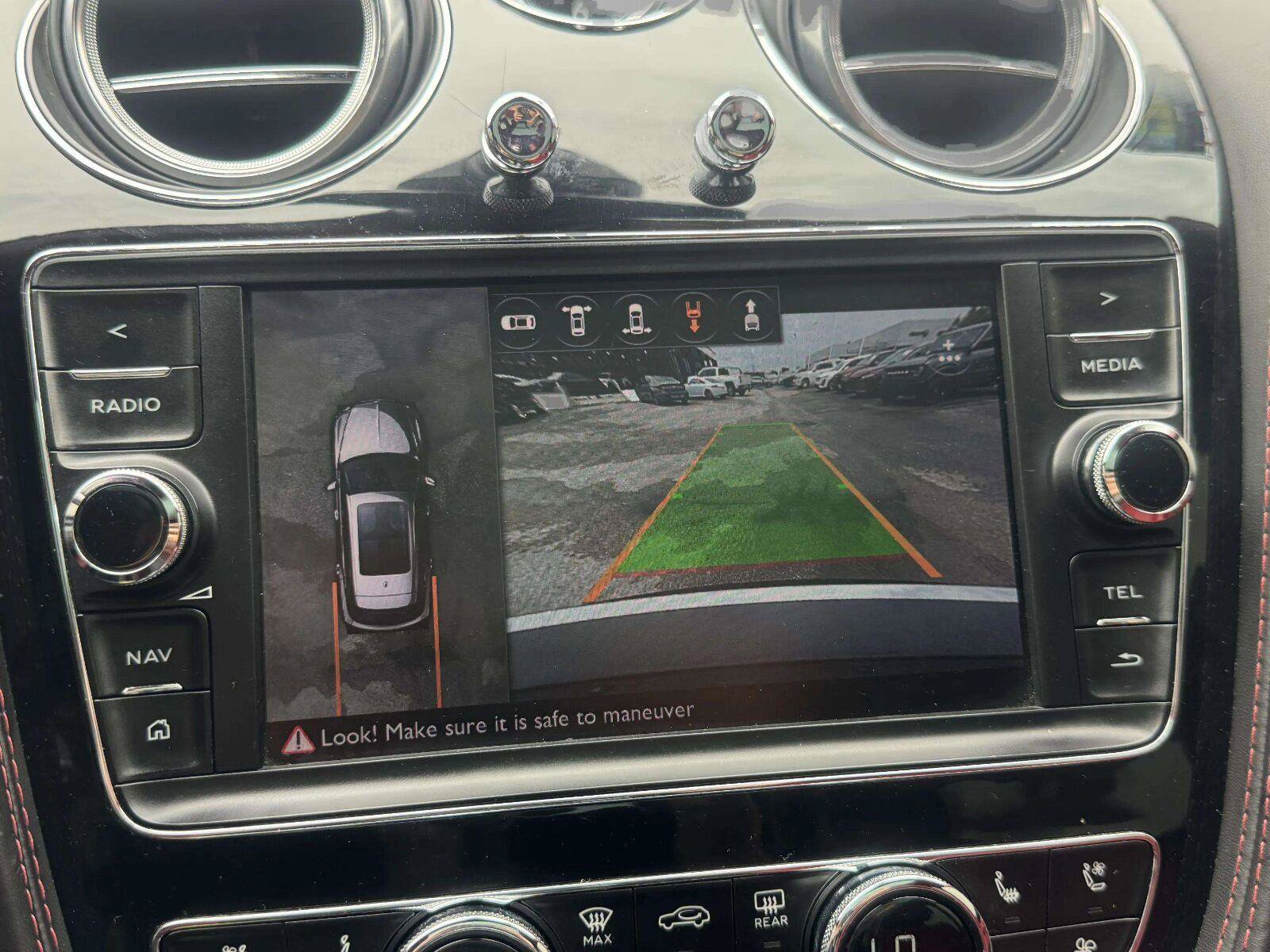 Used 2018 Bentley Bentayga AWD/4WD image 43