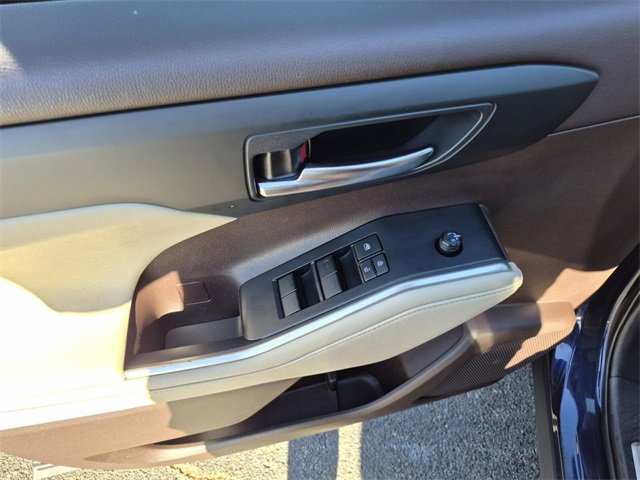 Used 2020 Toyota Highlander XLE image 24