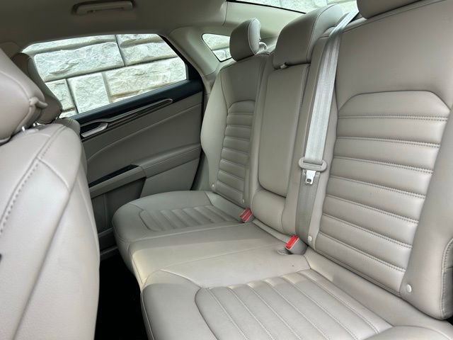 Used 2019 Ford Fusion SEL image 9