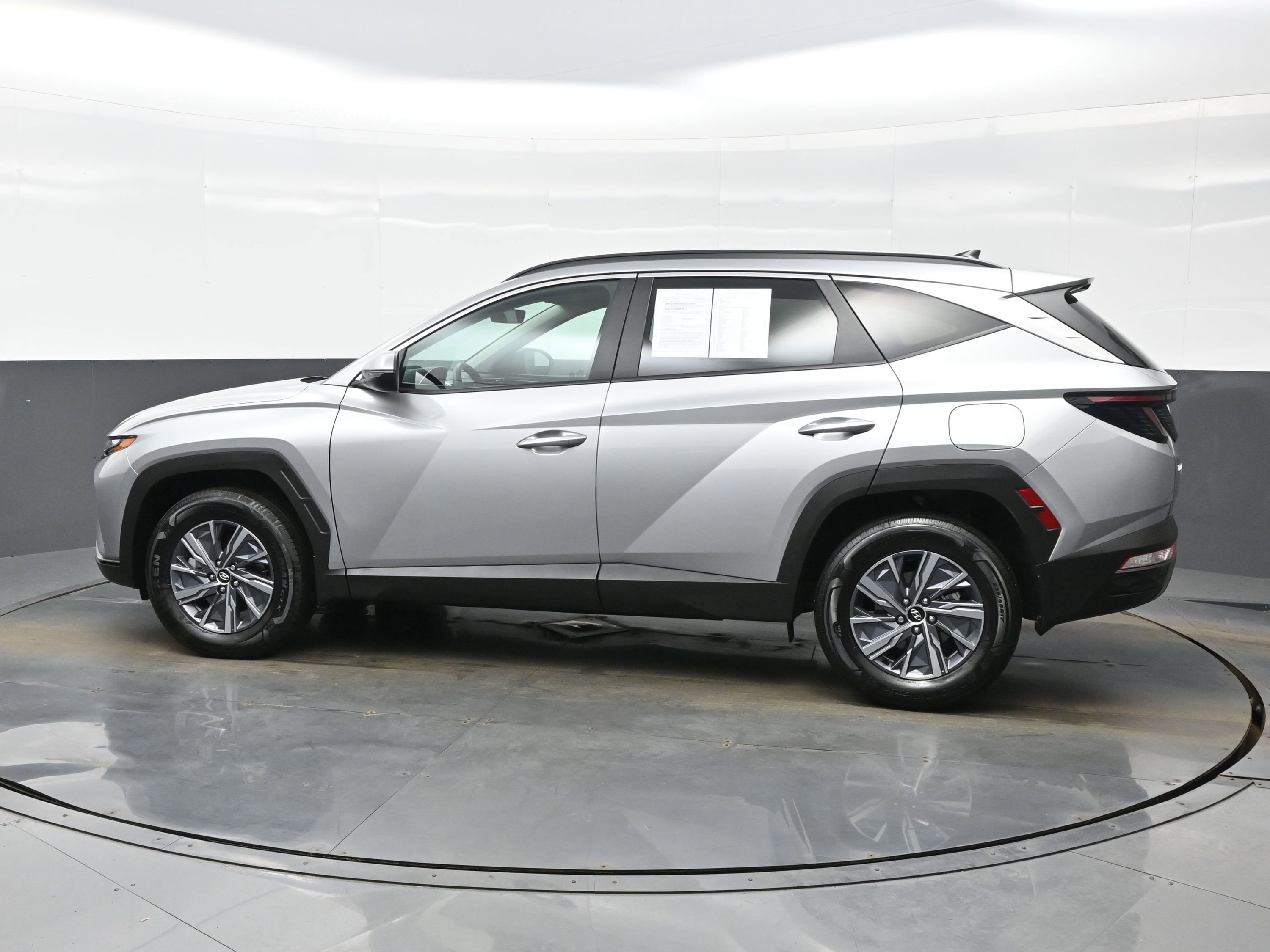 Used 2023 Hyundai Tucson Blue image 3