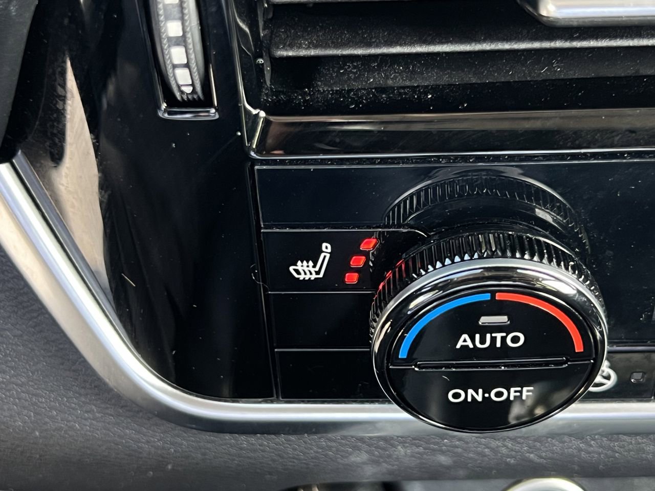 Certified 2023 Nissan Rogue SL w/ SL Premium Package image 19