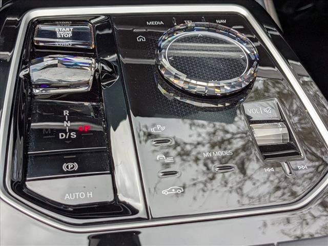 Used 2024 BMW 740i image 12