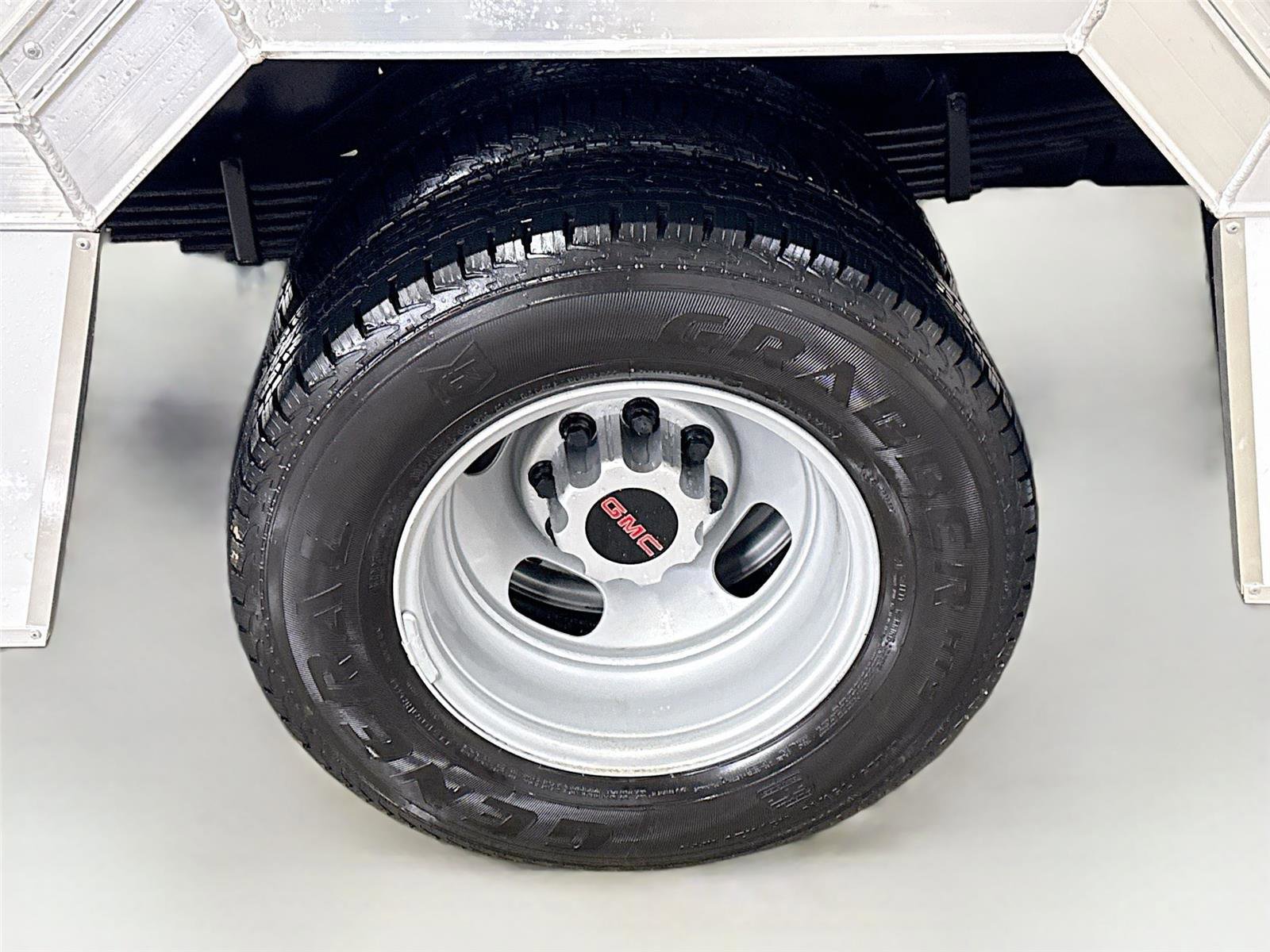 New 2026 GMC Savana 4500 4500 VAN 159 w/ Driver Convenience Package image 27