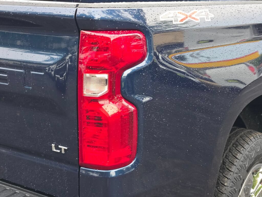 Certified 2023 Chevrolet Silverado 1500 LT AWD/4WD image 8