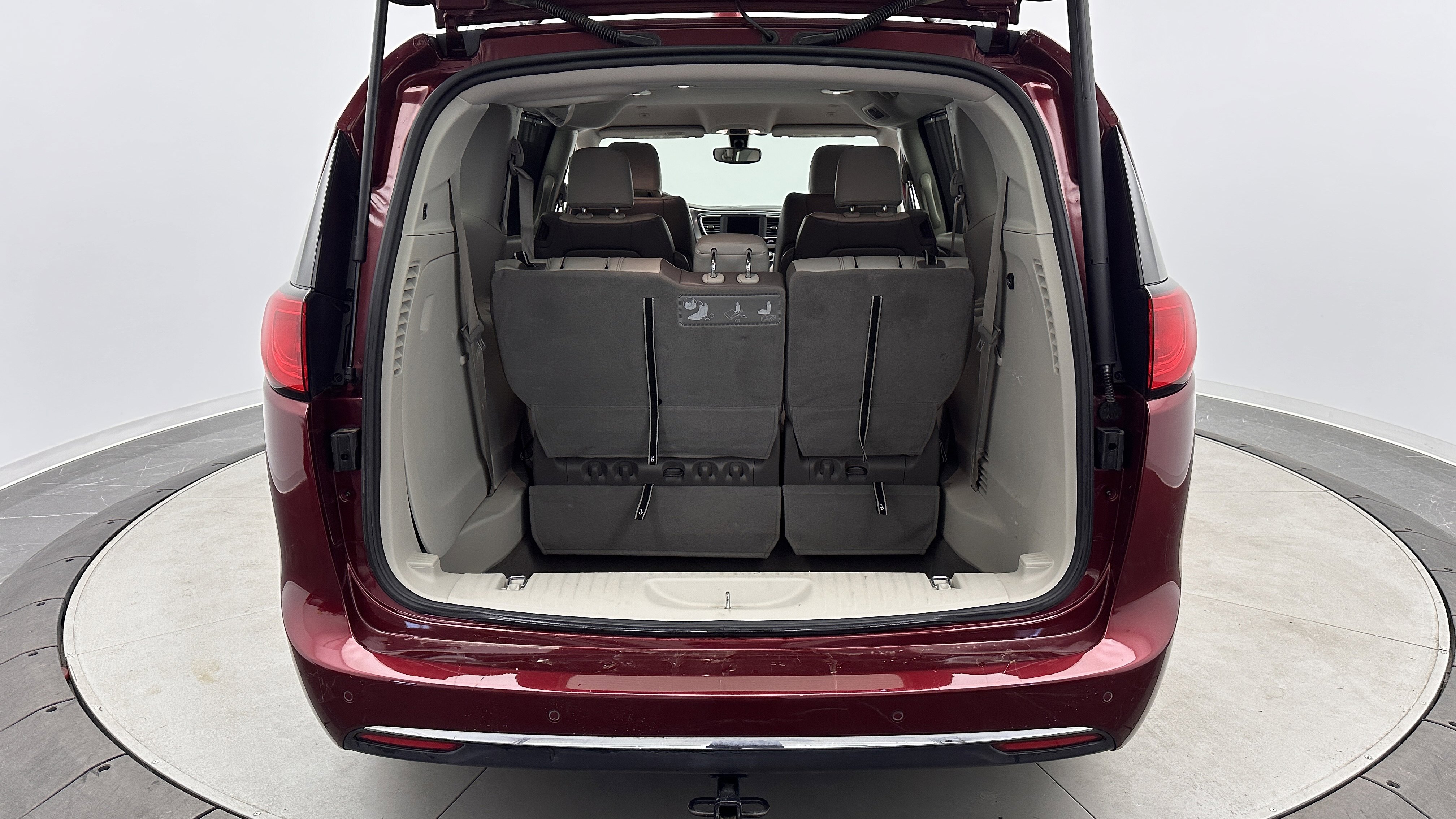 Used 2018 Chrysler Pacifica Touring-L image 30