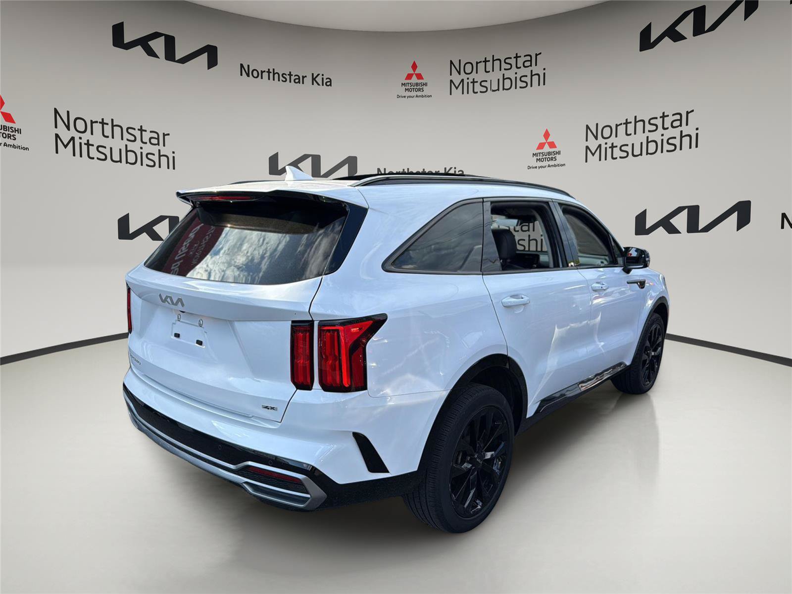 Used 2023 Kia Sorento SX AWD/4WD image 6