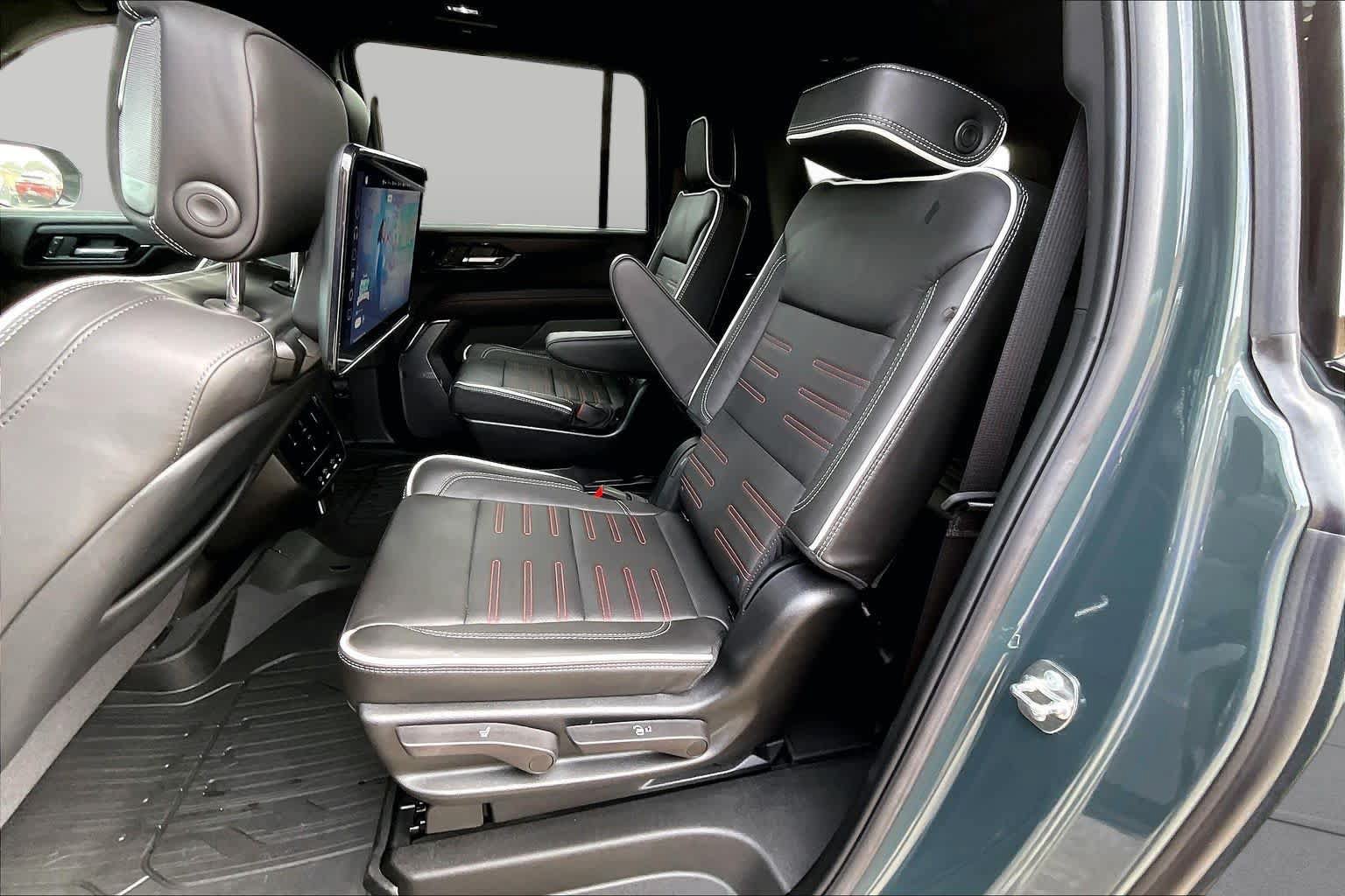 Used 2026 GMC Yukon XL AT4 Ultimate w/ LPO, Floor Liner Package AWD/4WD image 23