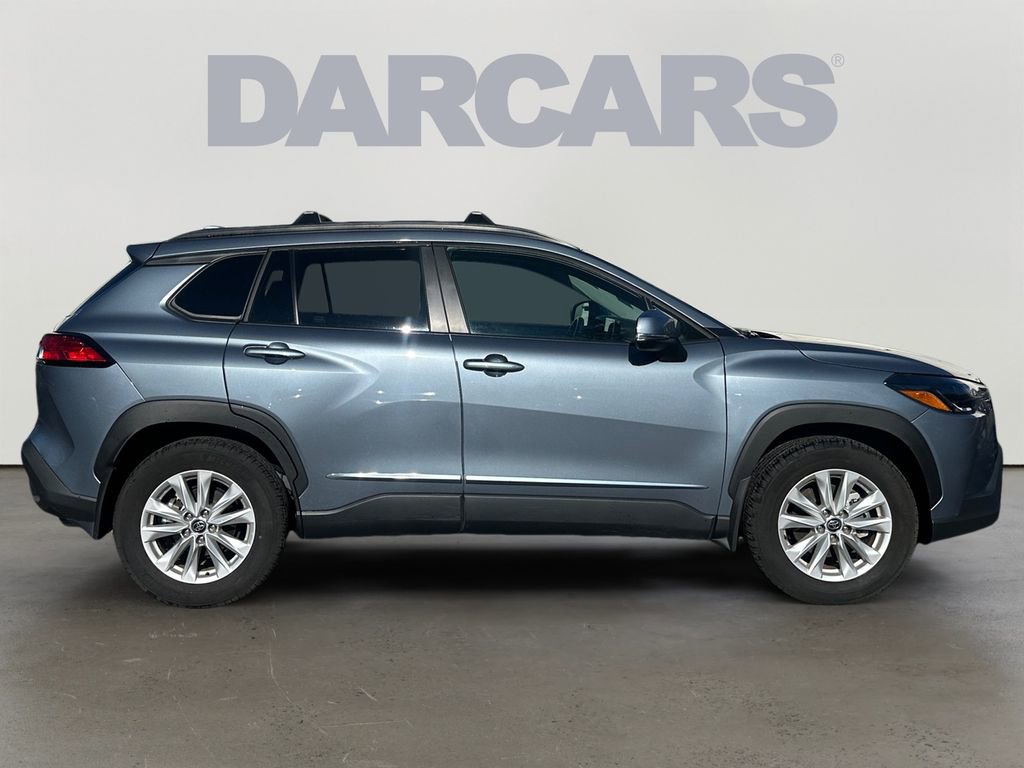 Used 2024 Toyota Corolla Cross LE image 8