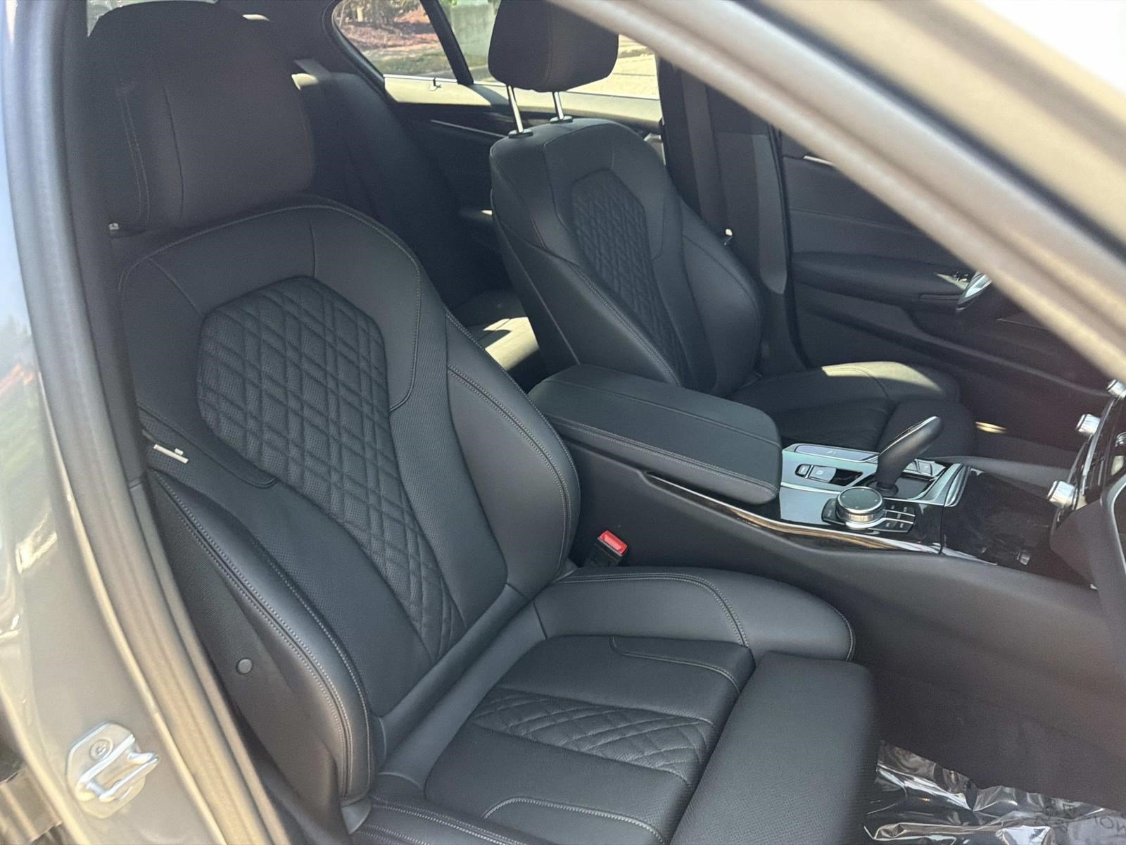 Certified 2023 BMW 530i w/ Premium Package RWD image 33