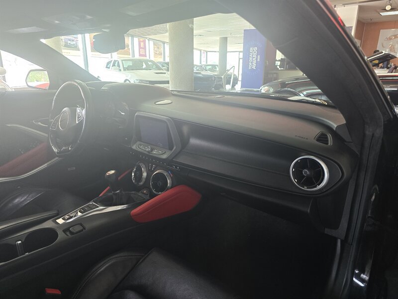 Used 2017 Chevrolet Camaro SS RWD image 12