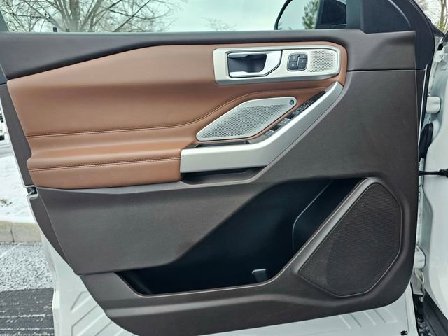 Used 2022 Ford Explorer King Ranch w/ Premium Technology Package image 21