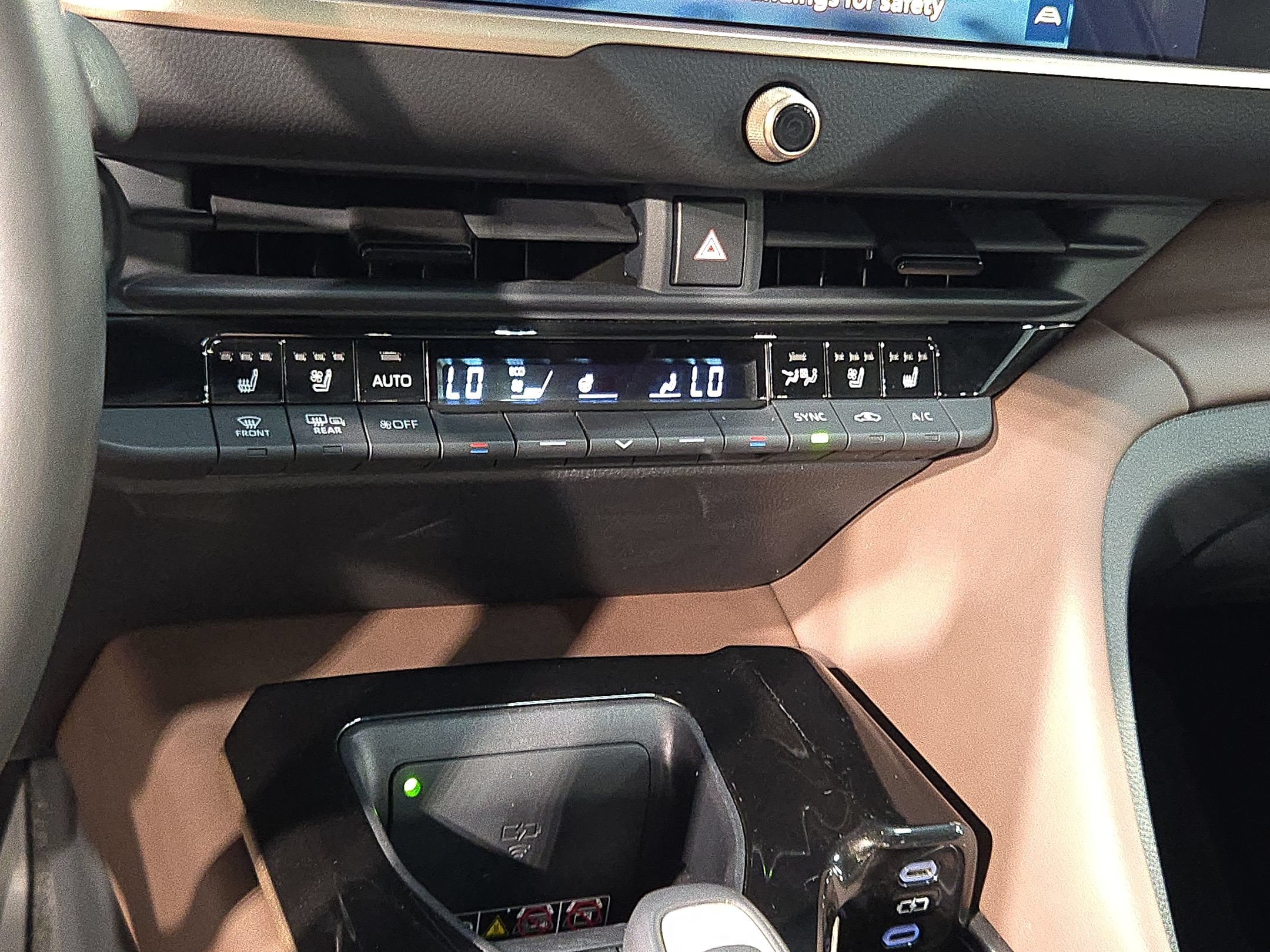 Certified 2024 Toyota Crown AWD/4WD image 33
