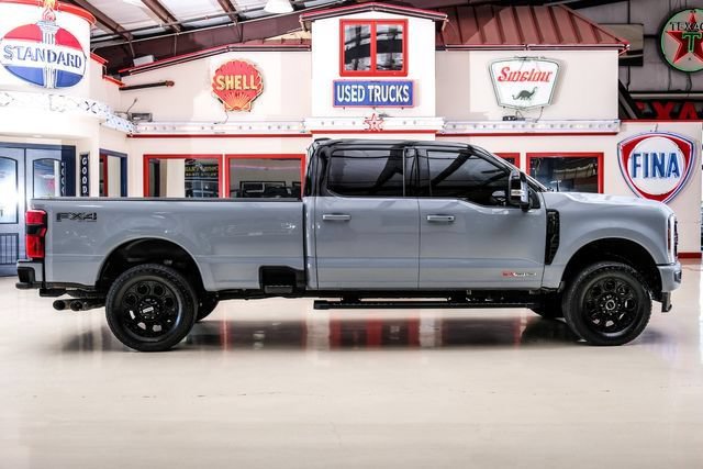 Used 2025 Ford F350 Lariat w/ Black Appearance Package AWD/4WD image 8