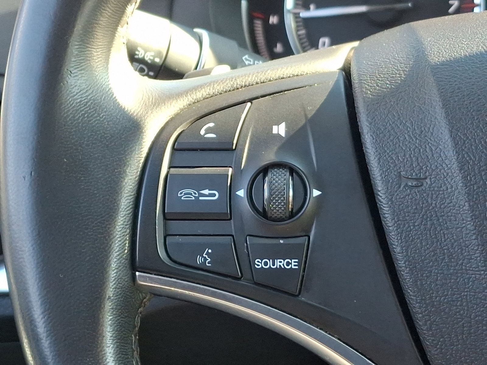 Used 2015 Acura MDX SH-AWD image 22