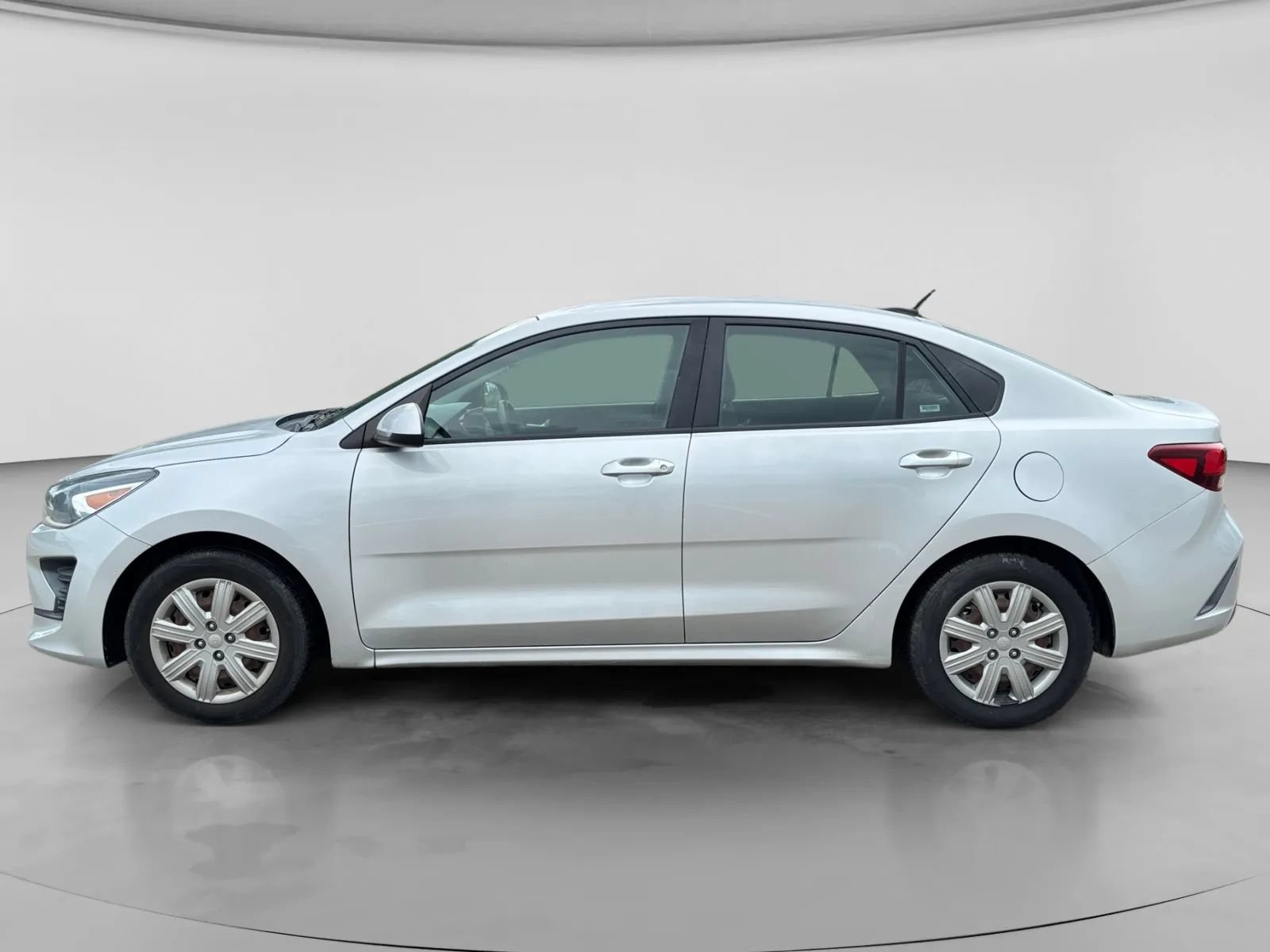 Used 2021 Kia Rio S FWD image 2