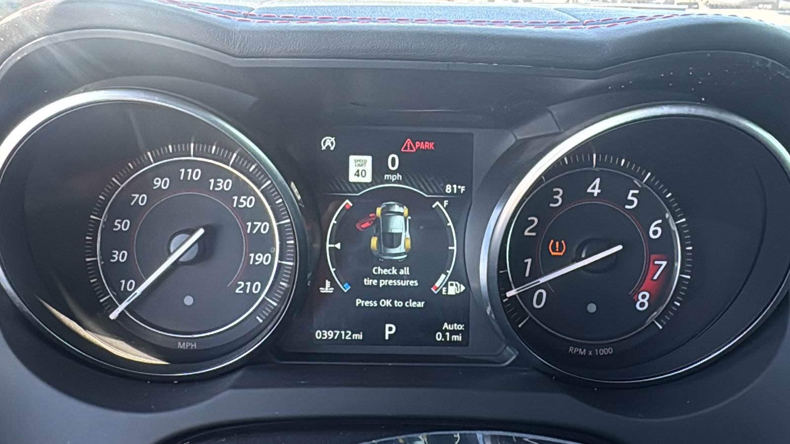 Used 2020 Jaguar F-TYPE R image 20