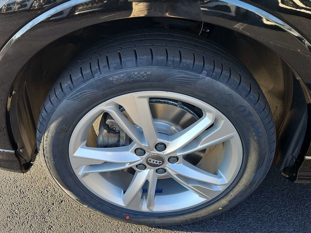 Used 2020 Audi Q3 2.0T Premium image 10