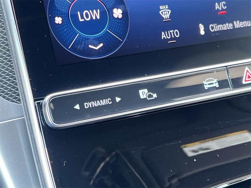 Used 2025 Mercedes-Benz C 300 4MATIC Sedan image 32