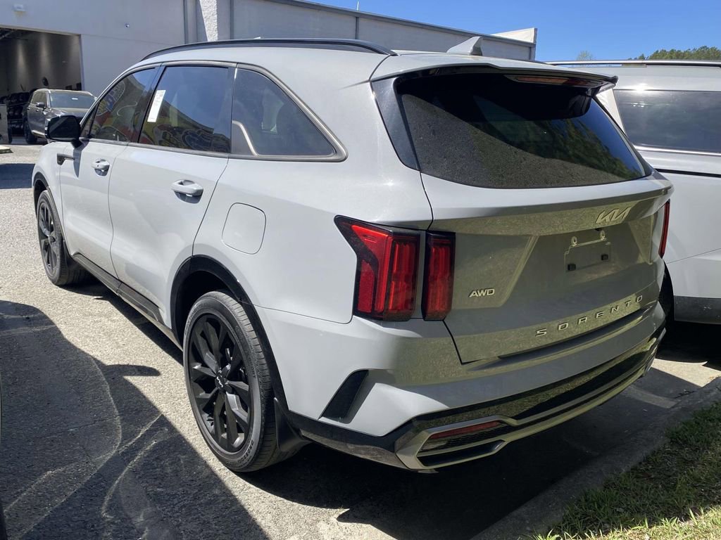 Used 2022 Kia Sorento SX image 2