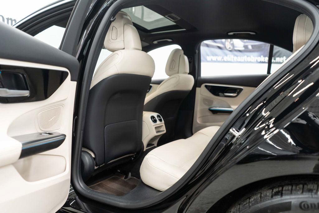 Used 2023 Mercedes-Benz C 300 C 300 4MATIC Sedan w/ Pinnacle Trim Package image 32