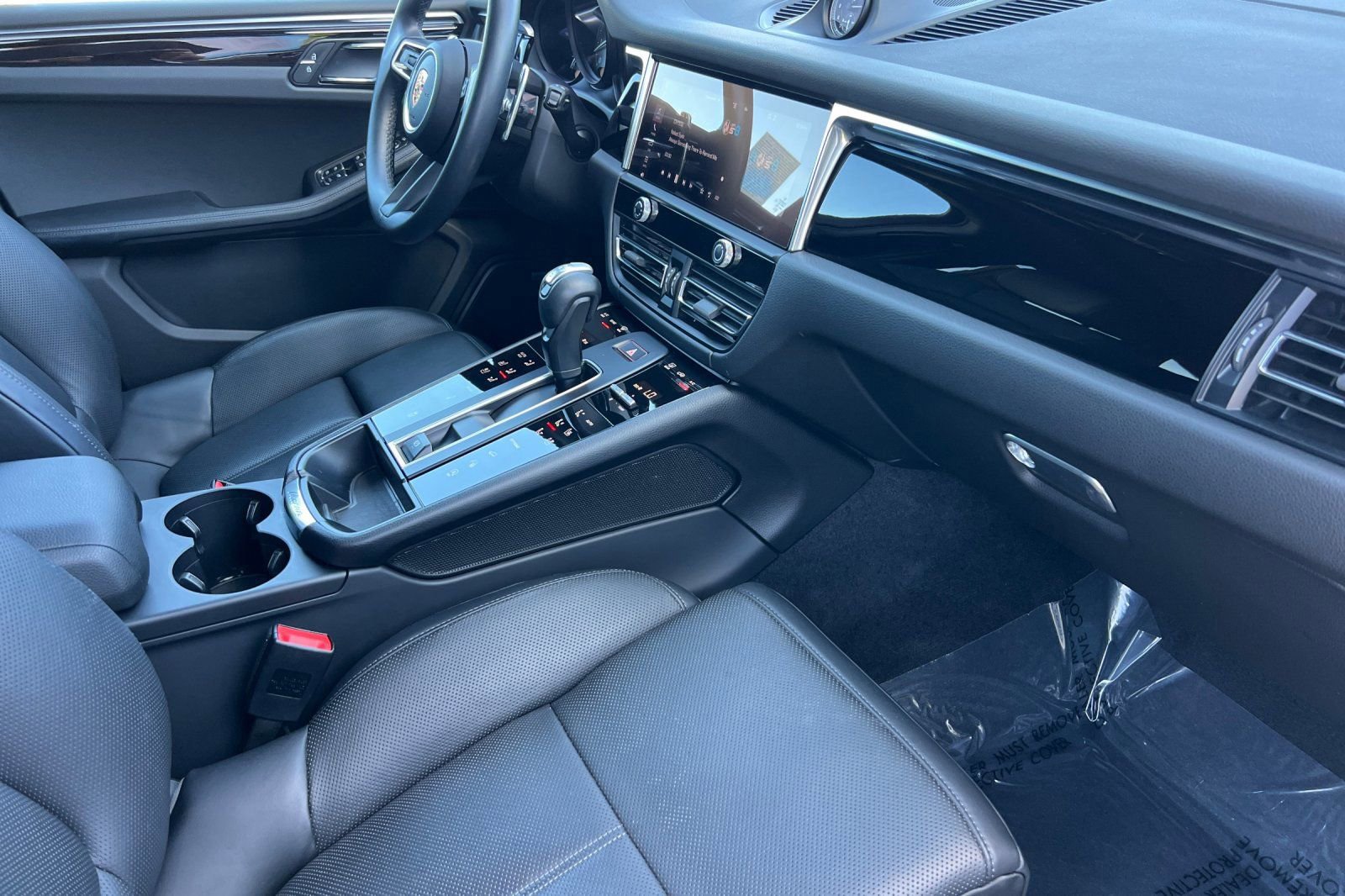 Used 2023 Porsche Macan S AWD/4WD image 18