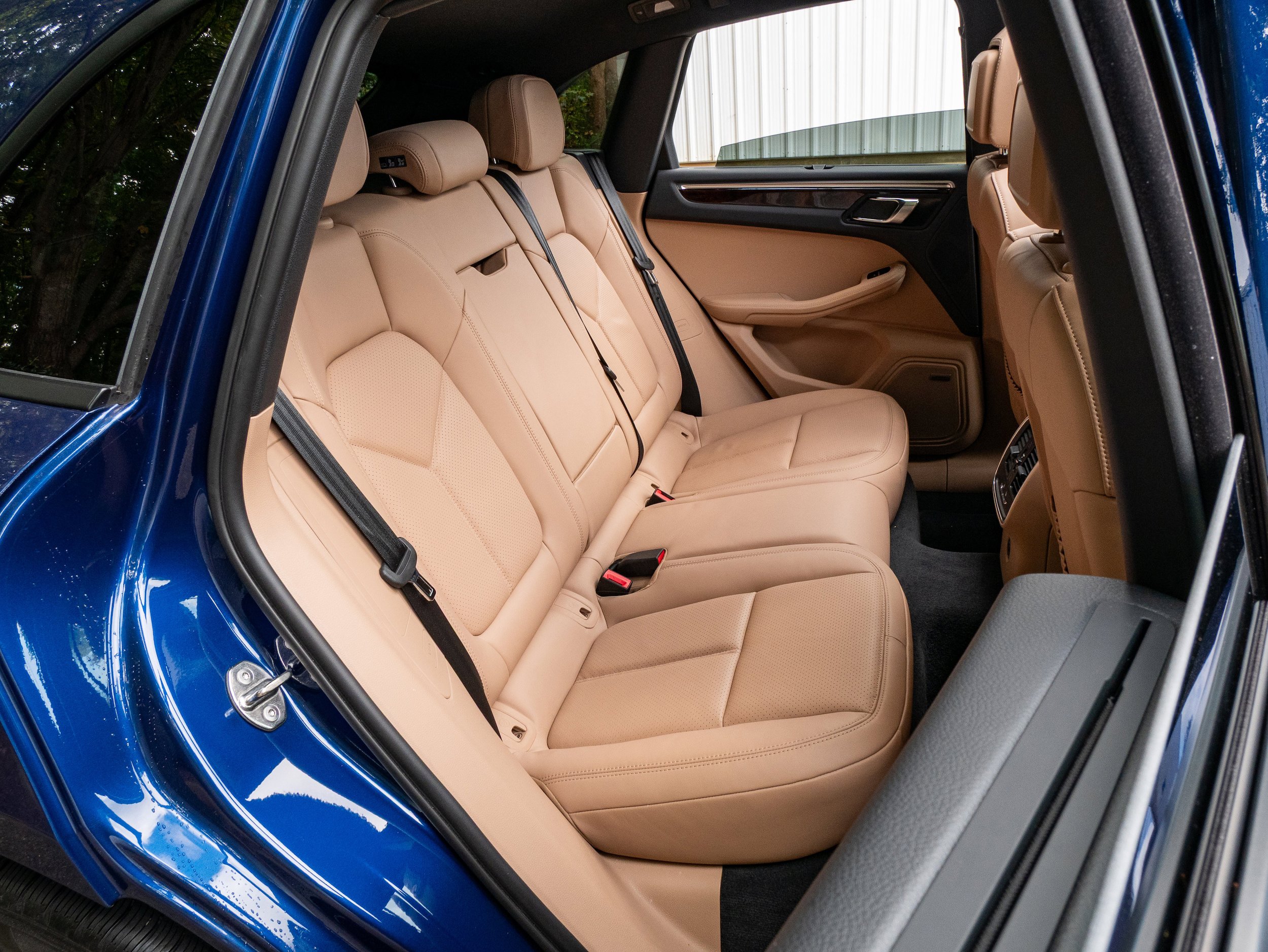 Certified 2024 Porsche Macan AWD/4WD image 40