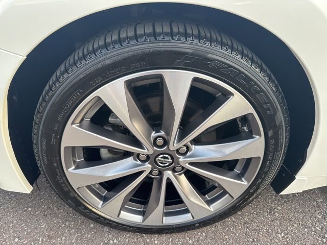Certified 2021 Nissan Maxima Platinum w/ Sport Mat Group image 37