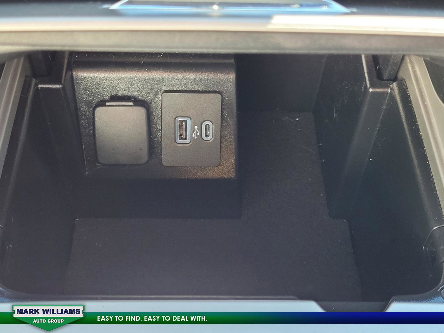 Used 2023 Ford Explorer Limited w/ Limited Technology Package image 24