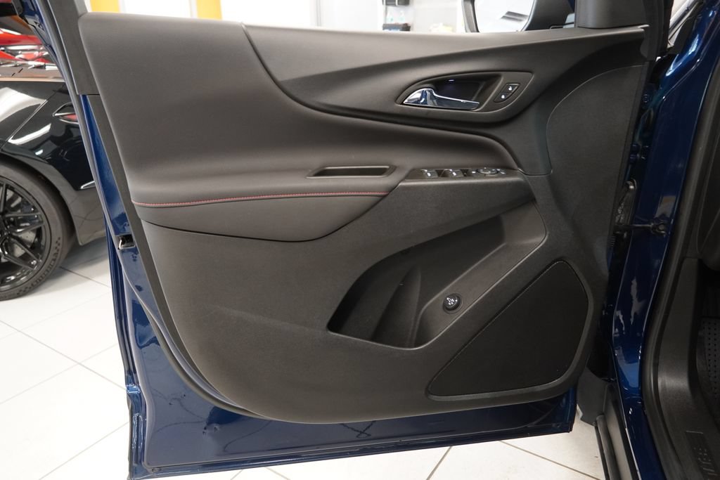 Certified 2022 Chevrolet Equinox RS w/ LPO, Floor Liner Package FWD image 11