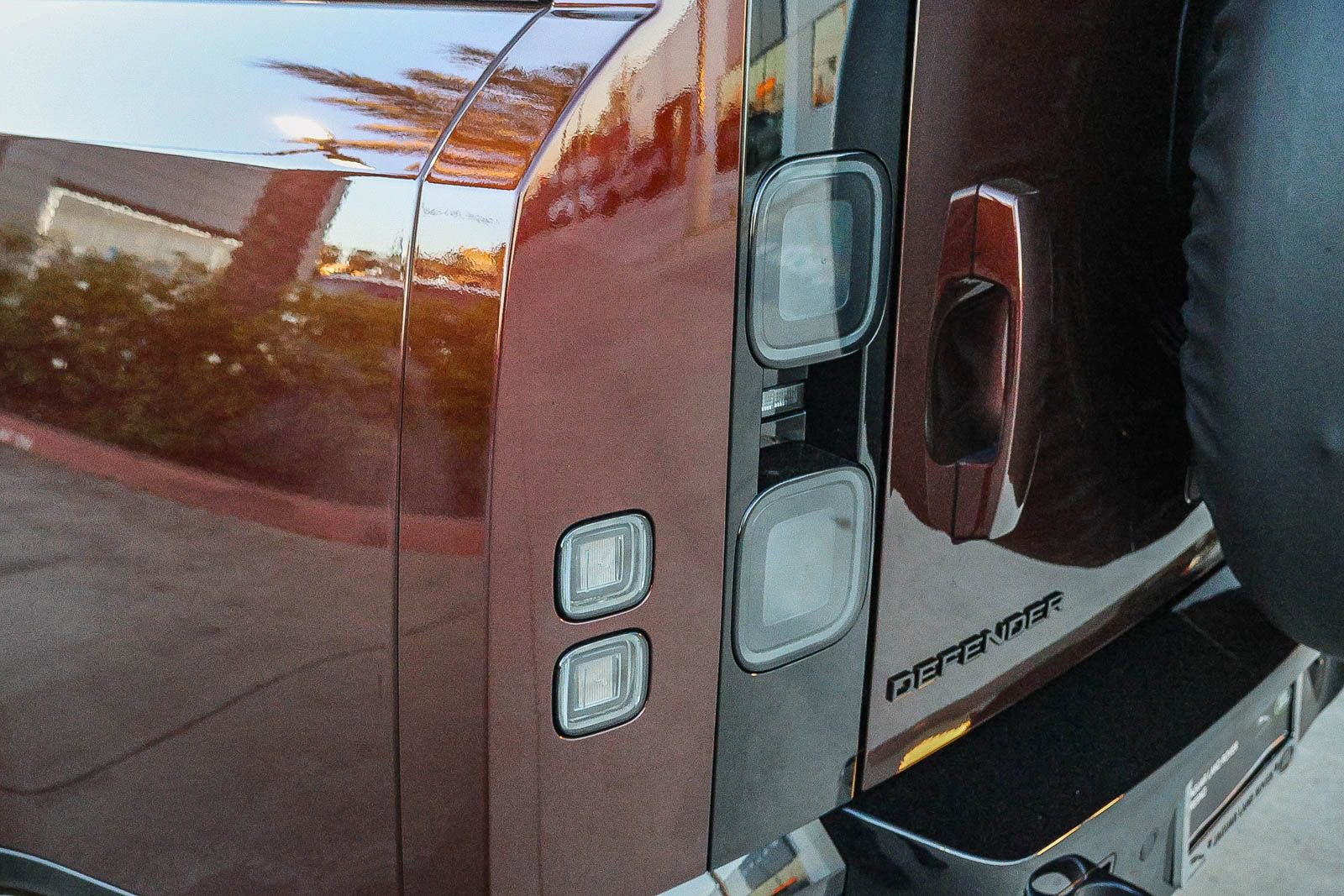 New 2026 Land Rover Defender 130 X-Dynamic SE image 15