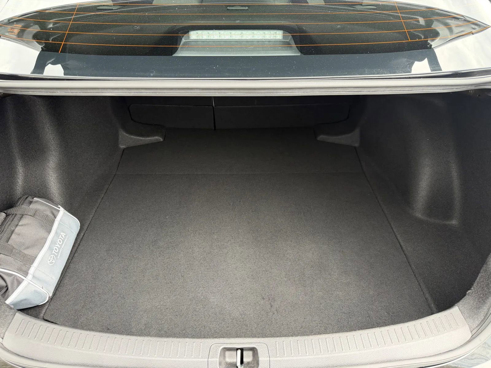 Used 2024 Toyota Corolla LE image 39